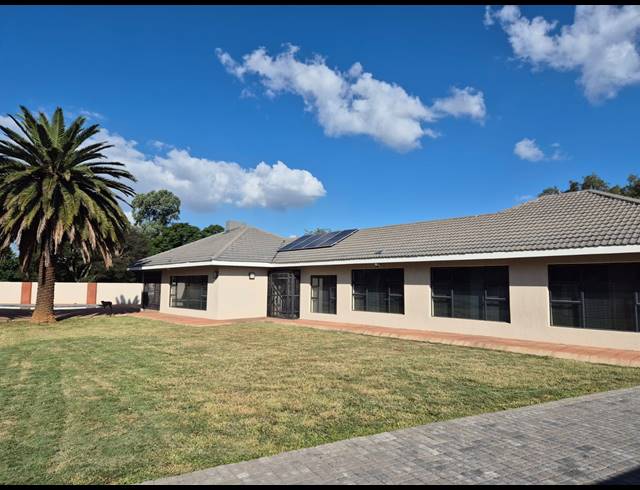 4 BEDROOM HOUSE FOR SALE IN VANDERBIJLPARK SW 5